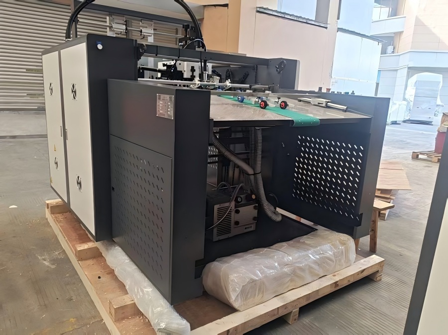 नयाँ स्टार YFMD-1050 स्वचालित हाई स्पीड ल्यामिनेटिंग मेसिन ब्राजिलमा पठाउन लागिएको छ!